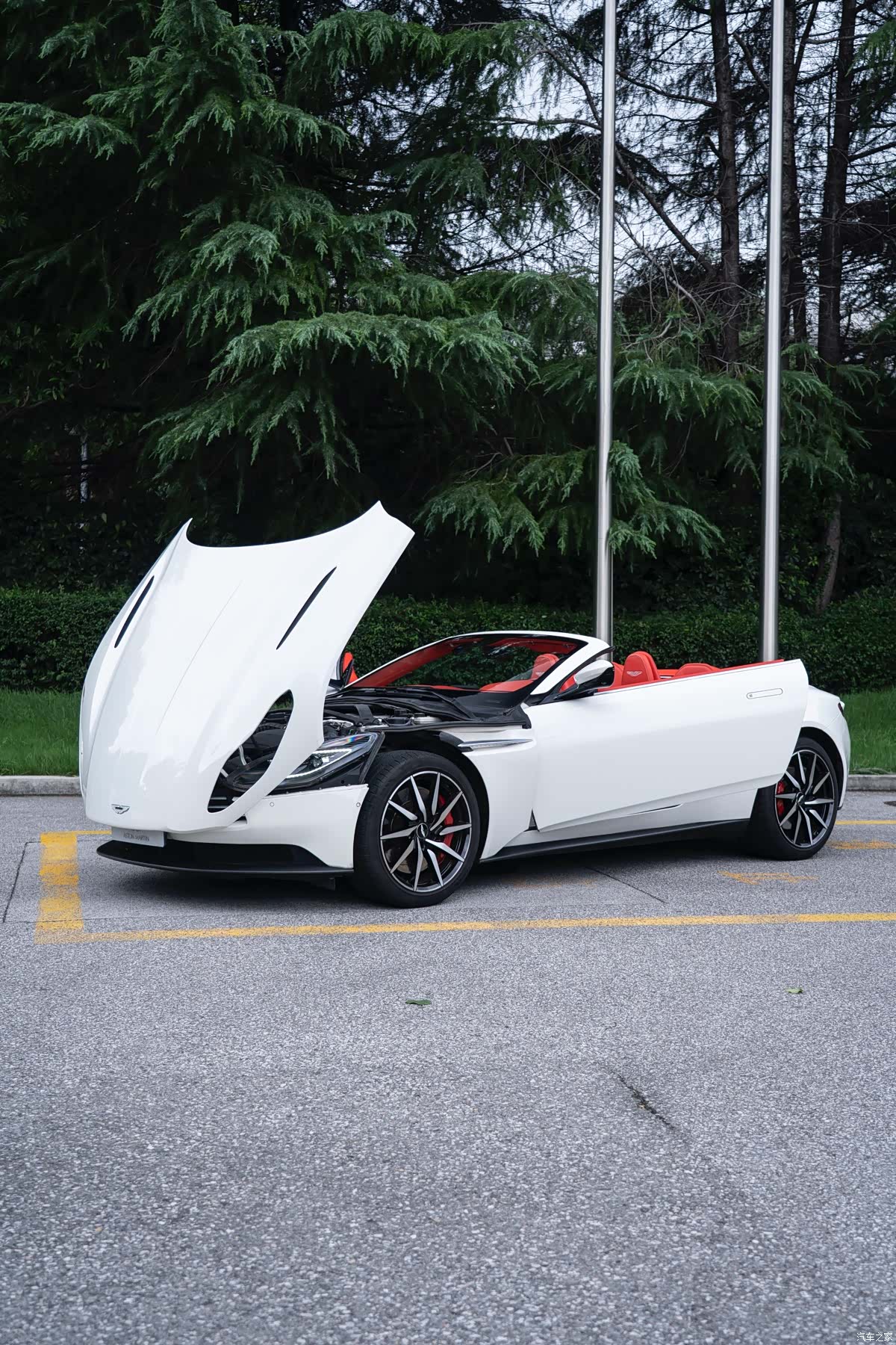 Aston Martin DB11, 2020 2