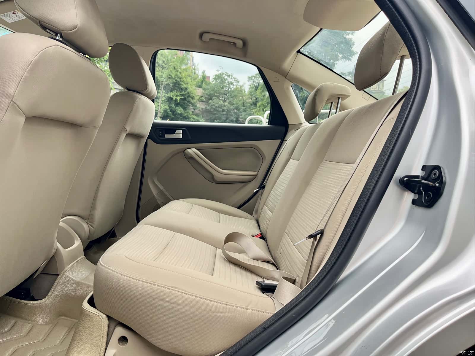 Ford Focus, 2014 18