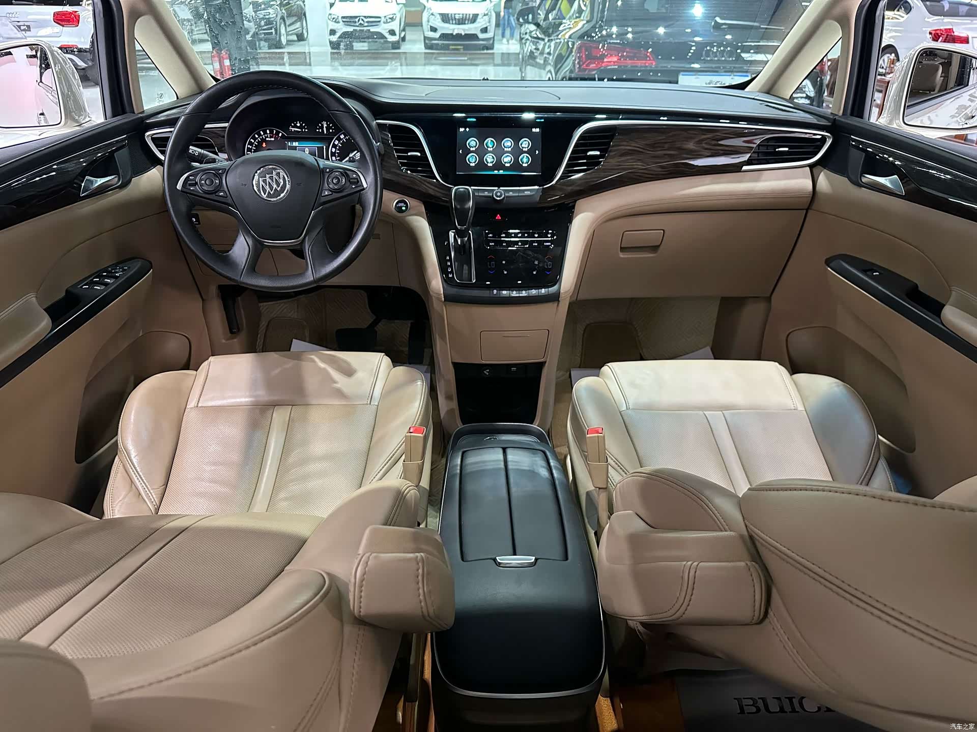 Buick GL8, 2019 9