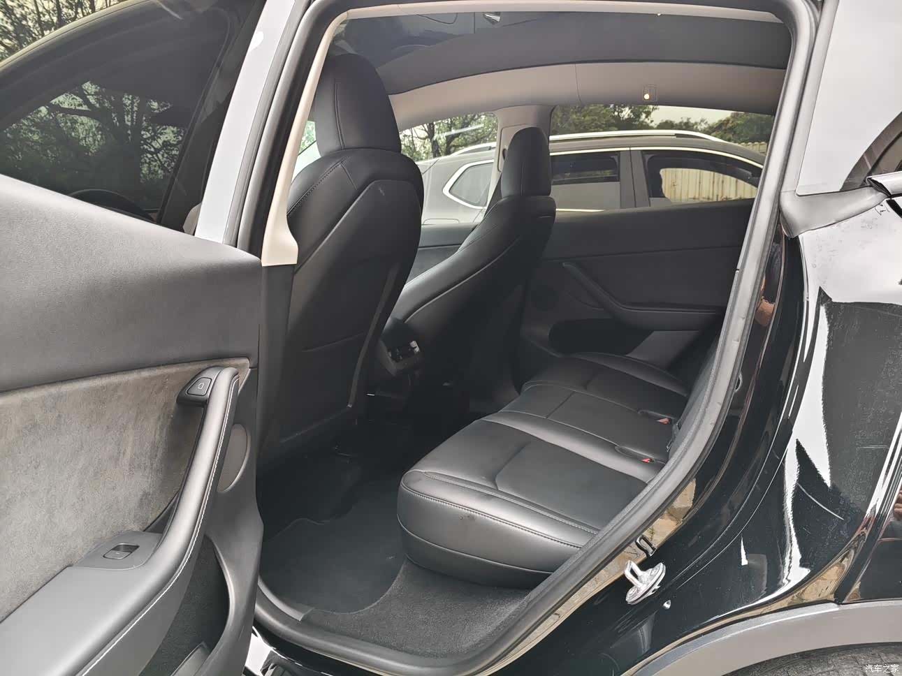 Tesla Model Y, 2023 7