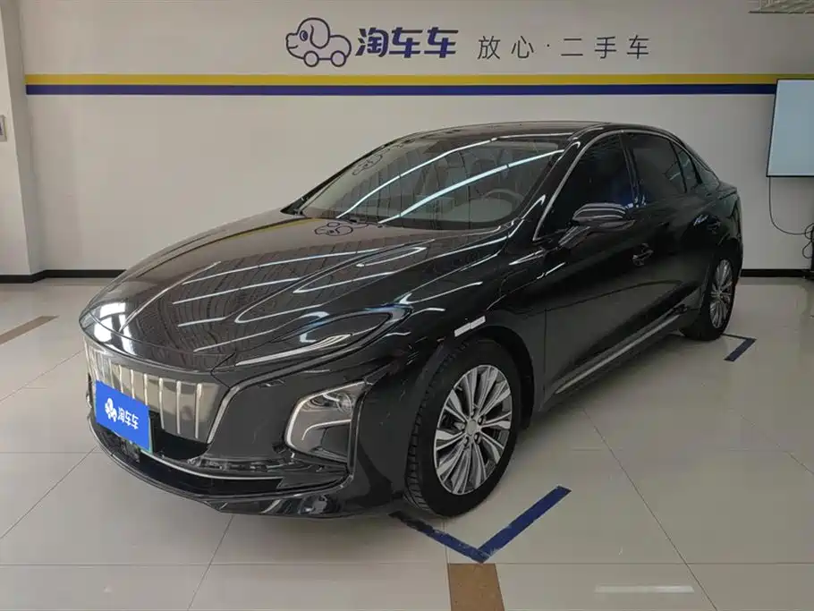 Hongqi E-QM5