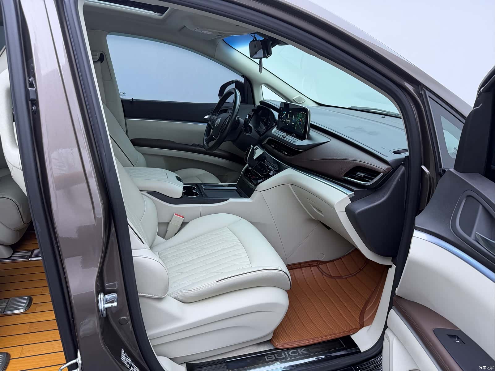 Buick GL8, 2021 9