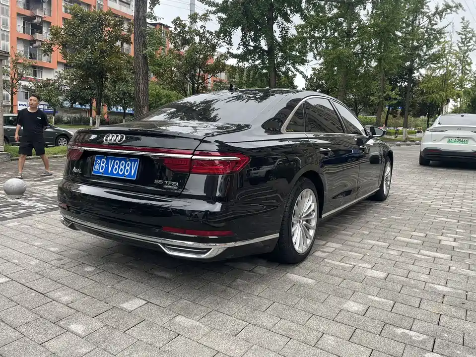 Audi A8