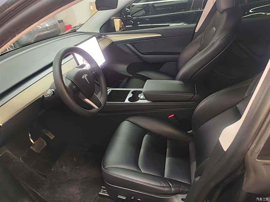 Tesla Model Y, 2022 15