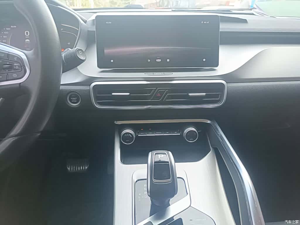 Geely Coolray, 2021 13