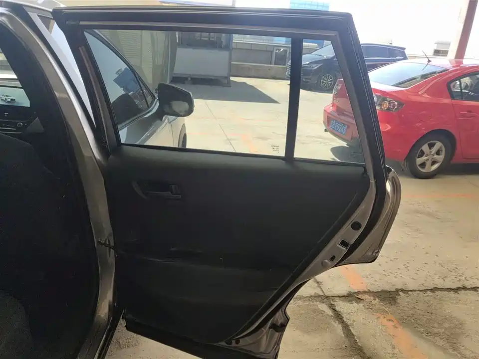 Toyota Corolla Sharp amplifier