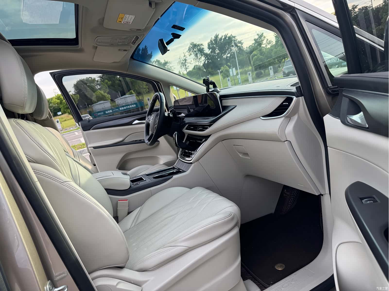 Buick GL8, 2023 11