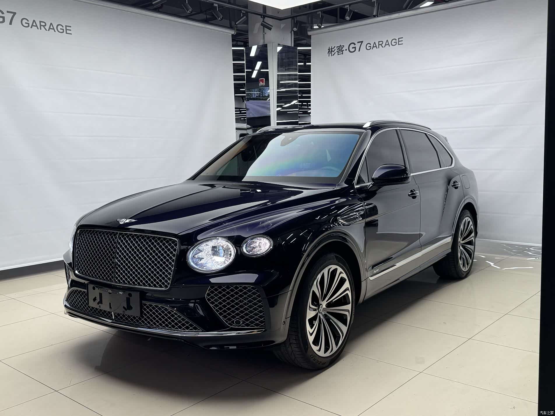 Bentley Bentayga, 2021 3