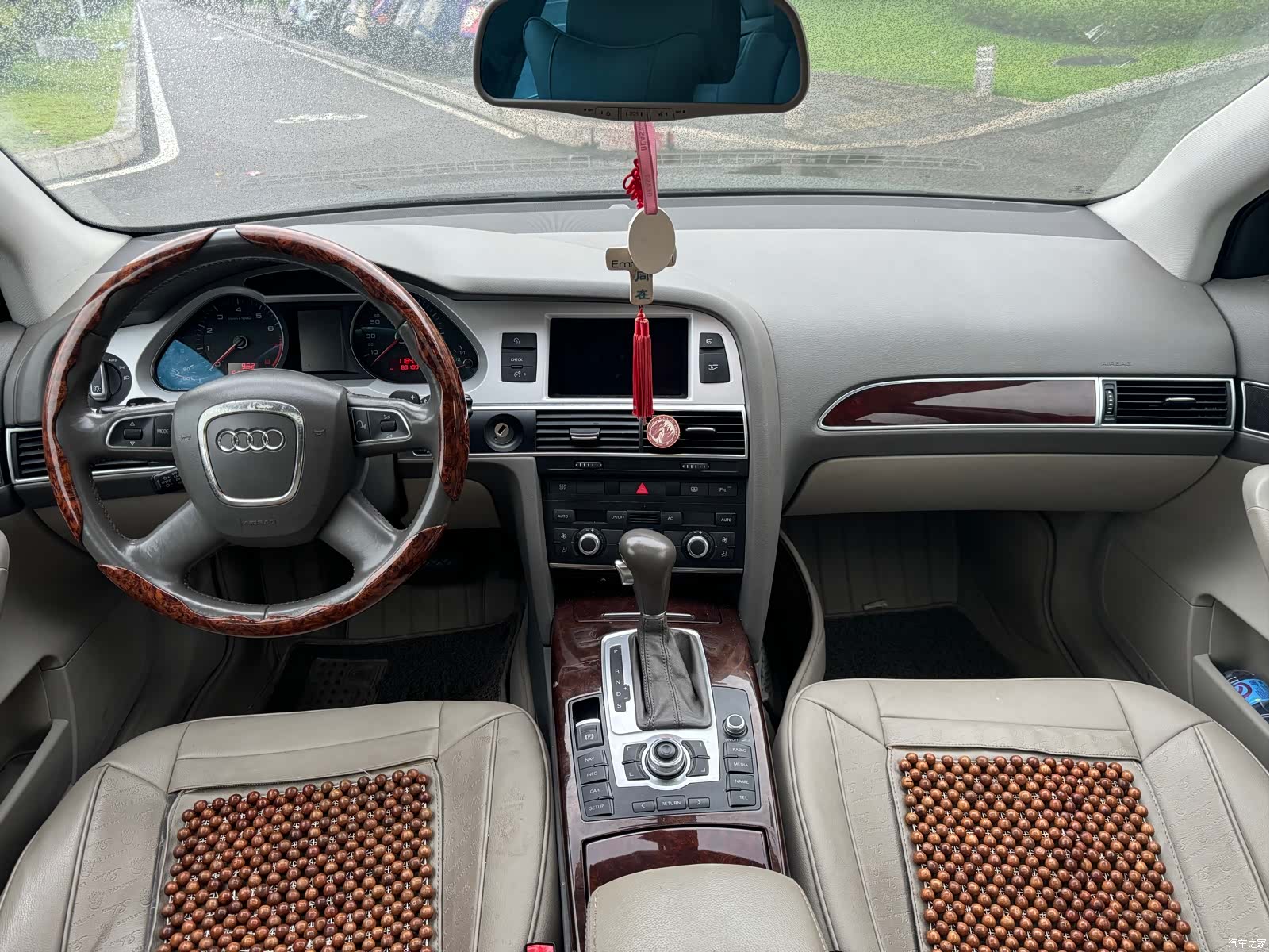 Audi A6L, 2012 8