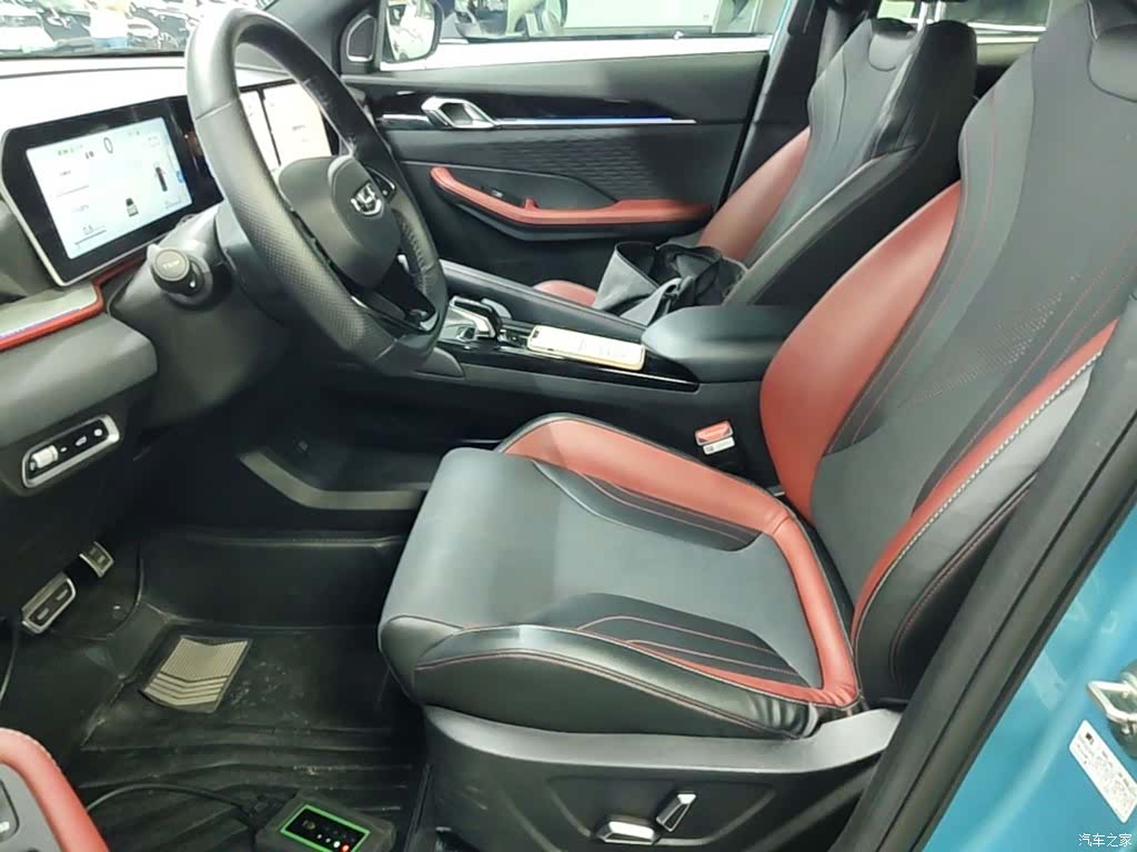 Geely Coolray, 2022 15