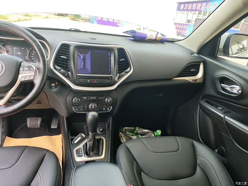 Jeep Cherokee, 2017 13