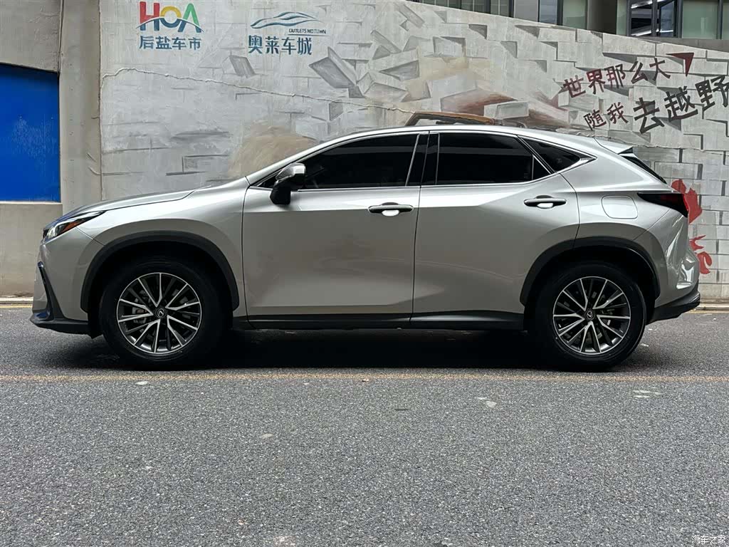 Lexus NX, 2025 3