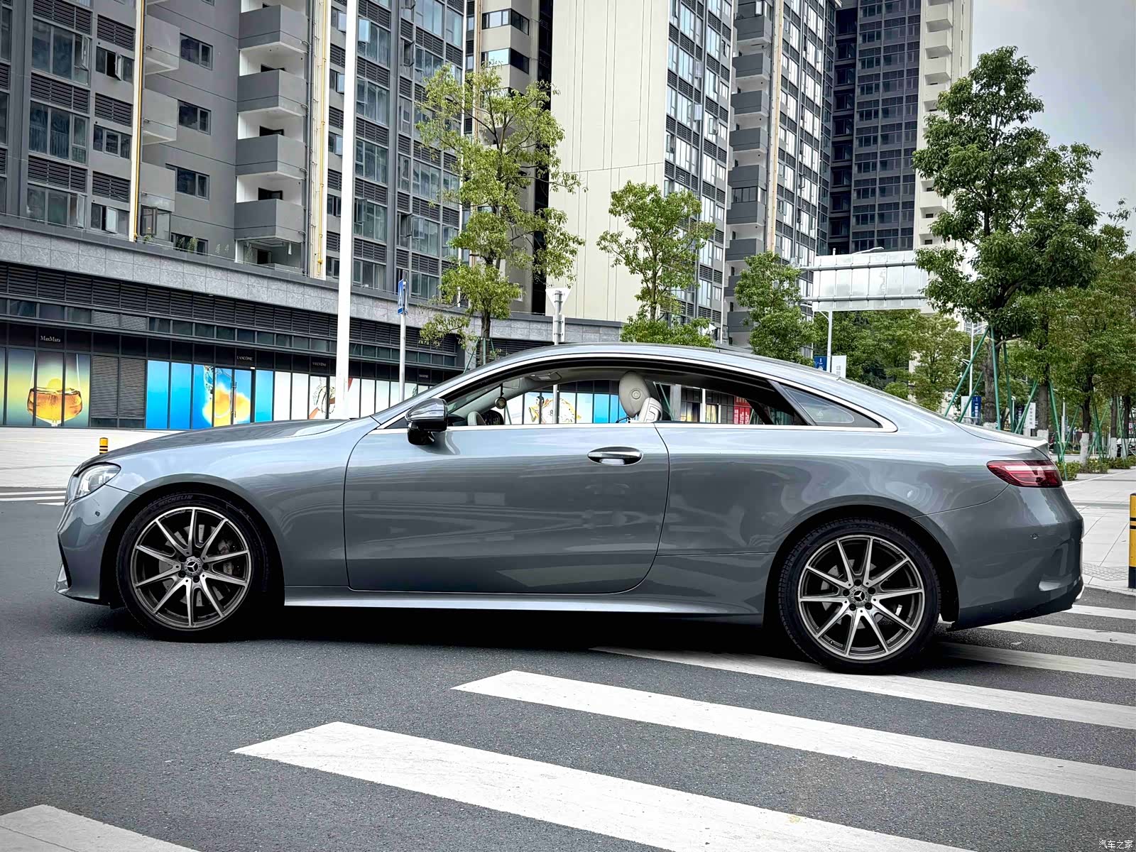 Mercedes-Benz E-Class, 2022 11