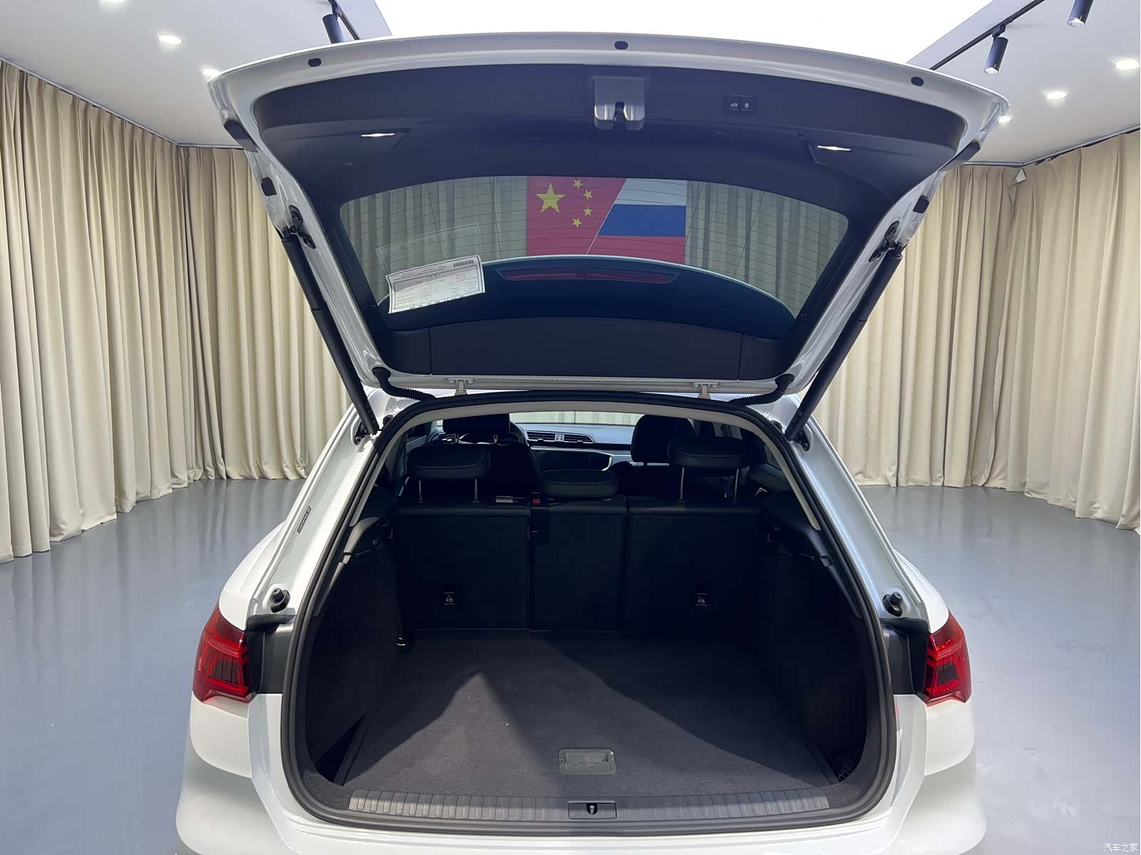Audi Q3, 2023 8