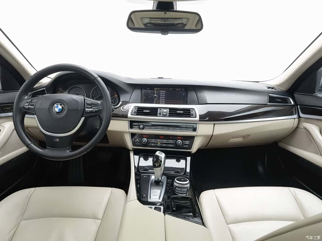 BMW 5 Series, 2011 все фото