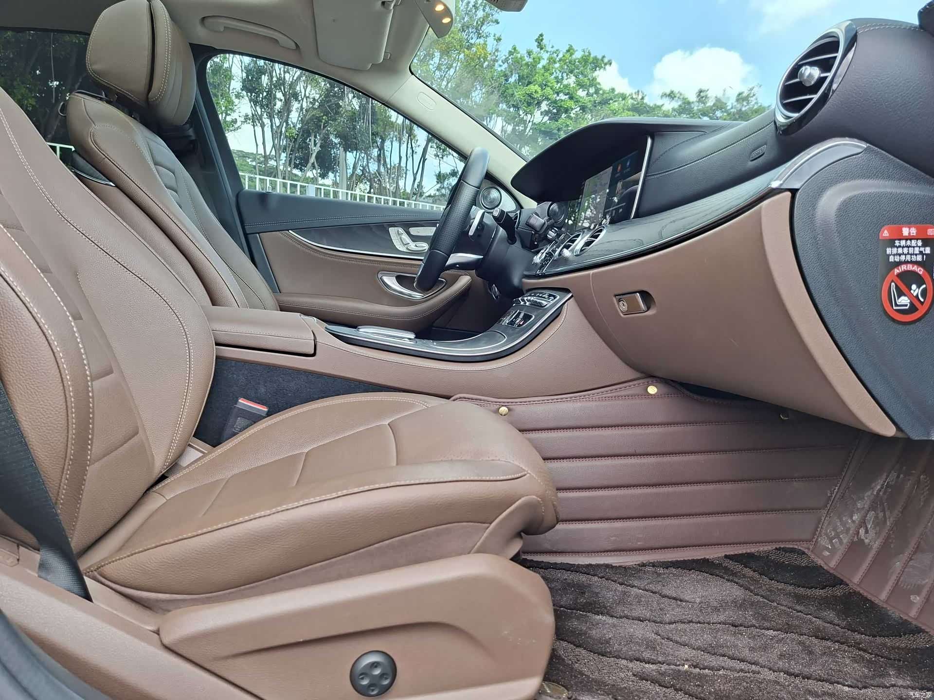 Mercedes-Benz E-Class, 2019 16