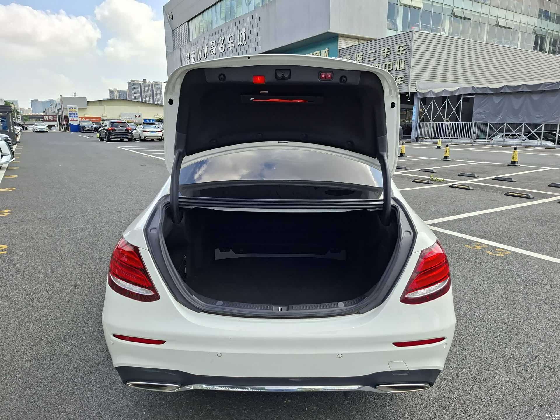 Mercedes-Benz E-Class, 2019 23