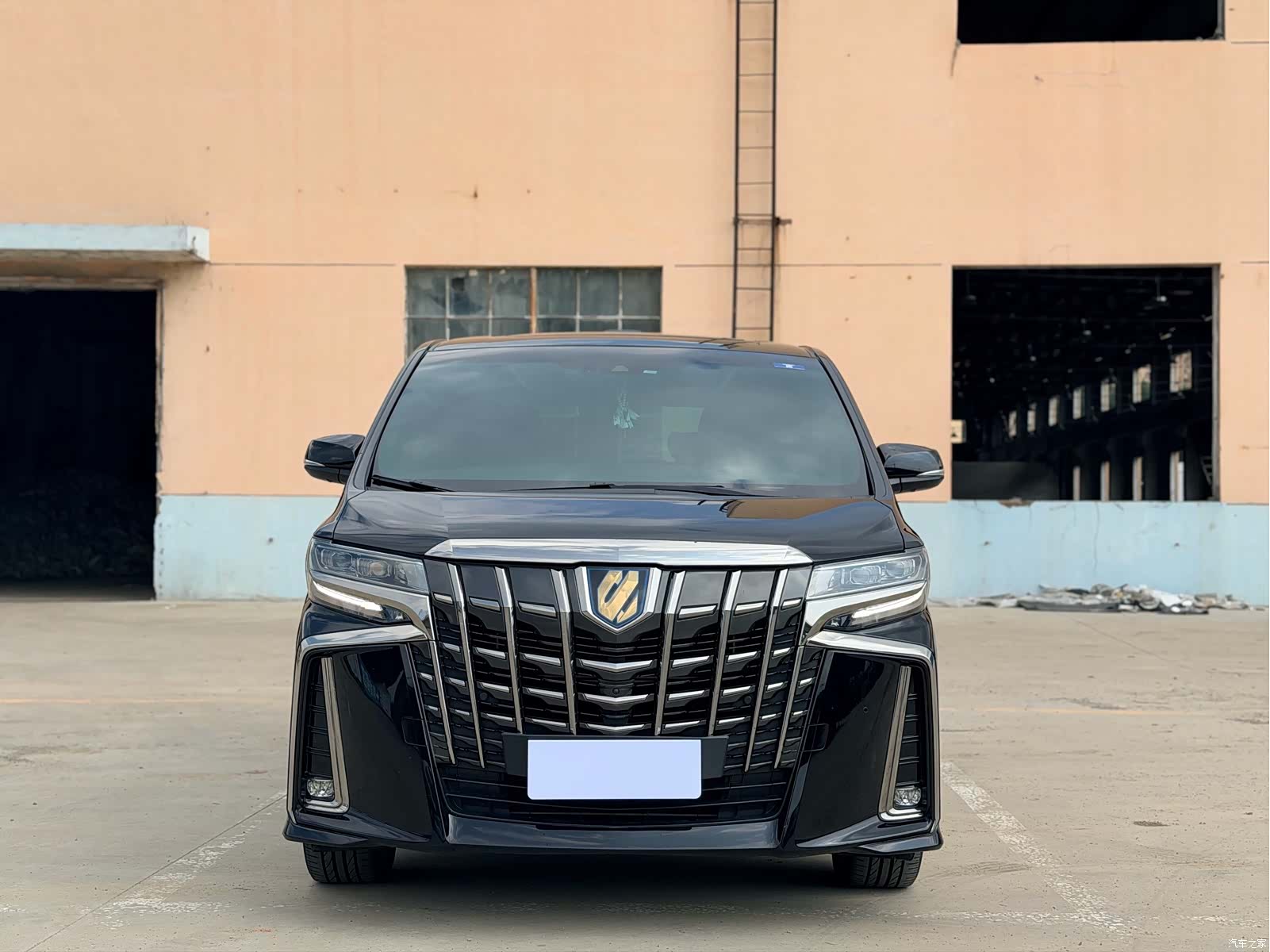 Toyota Alphard, 2023 2