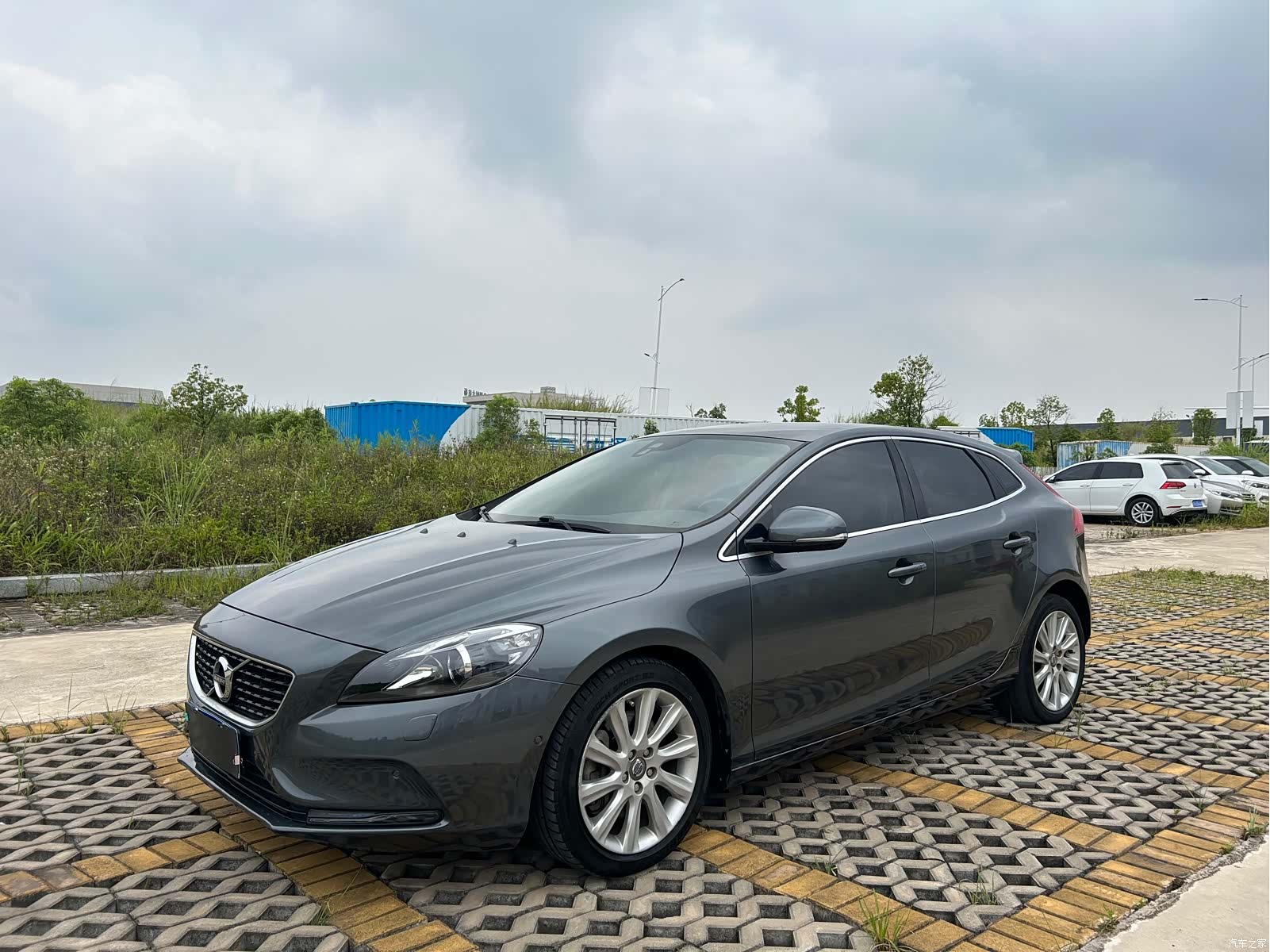 Volvo V40, 2016 1
