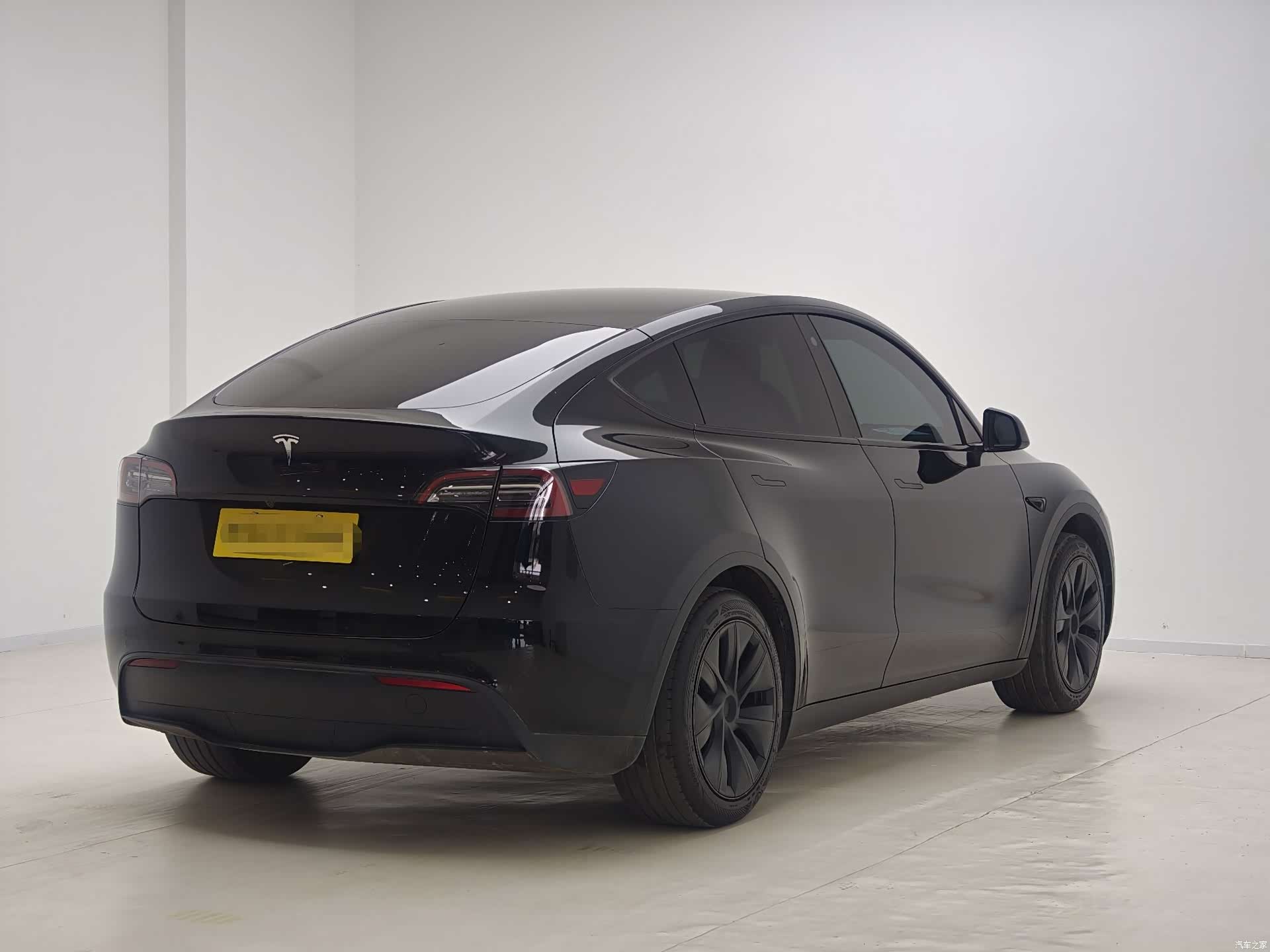 Tesla Model Y, 2023 7