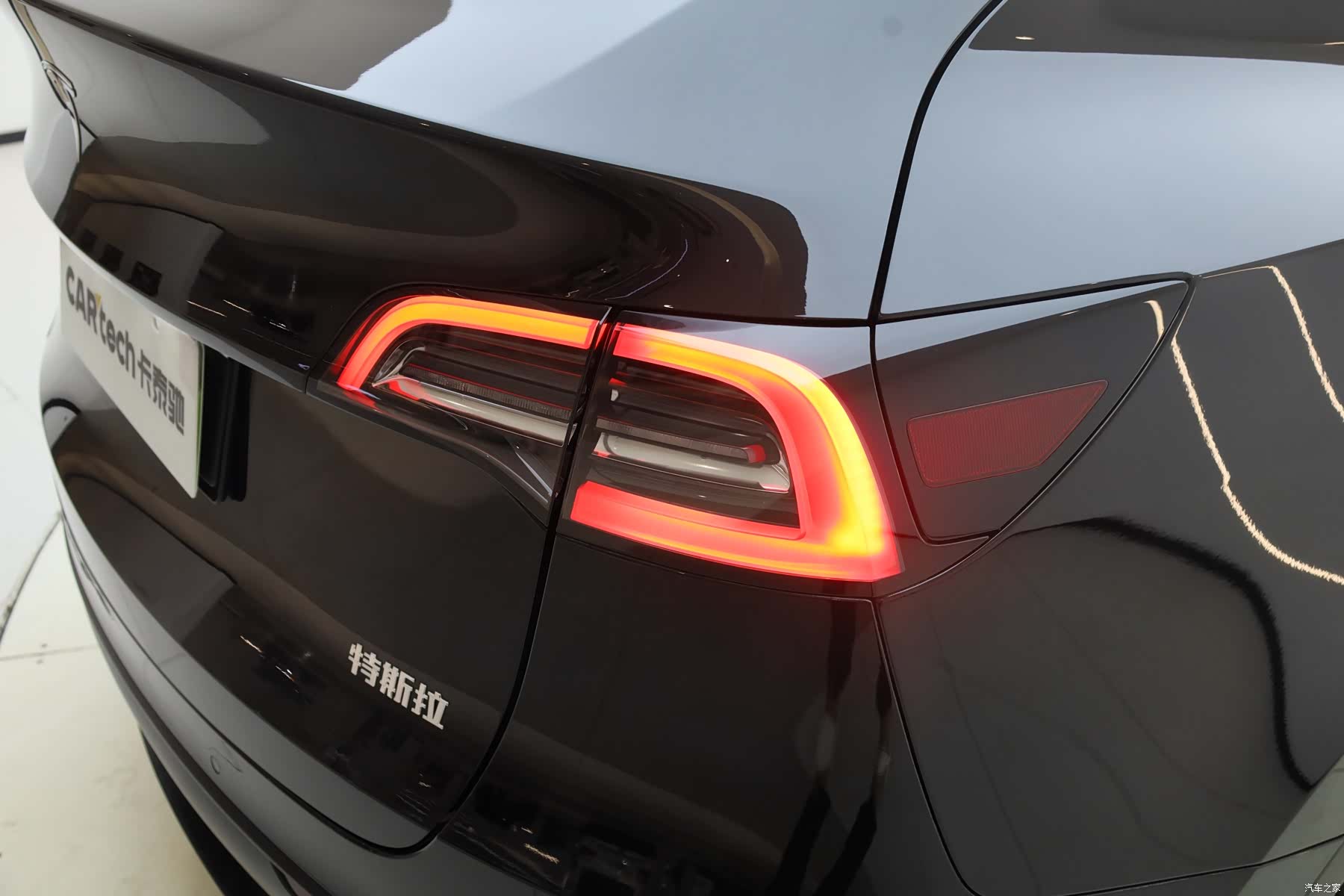Tesla Model Y, 2023 13