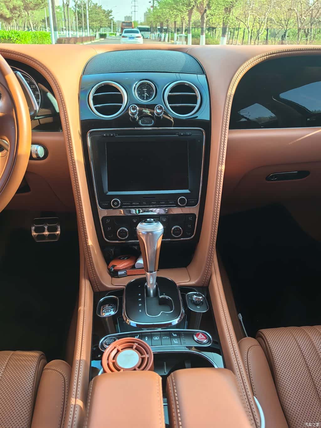 Bentley Flying Spur, 2017 9