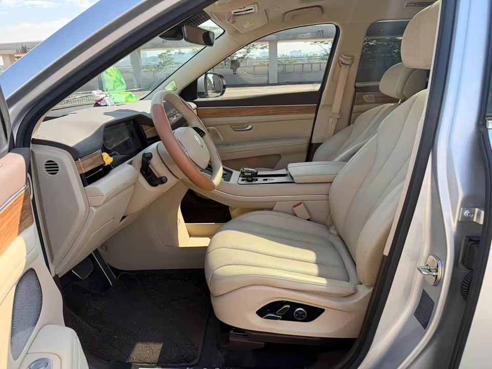 AITO Ask the world M7