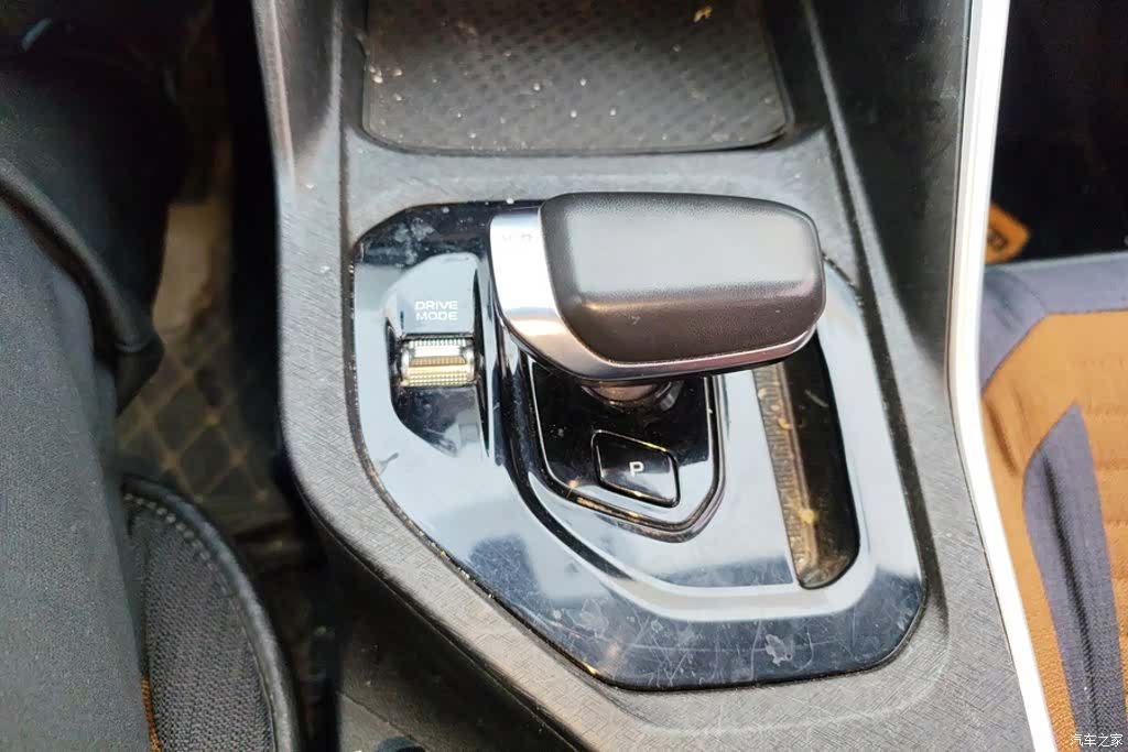 Geely Coolray, 2022 16