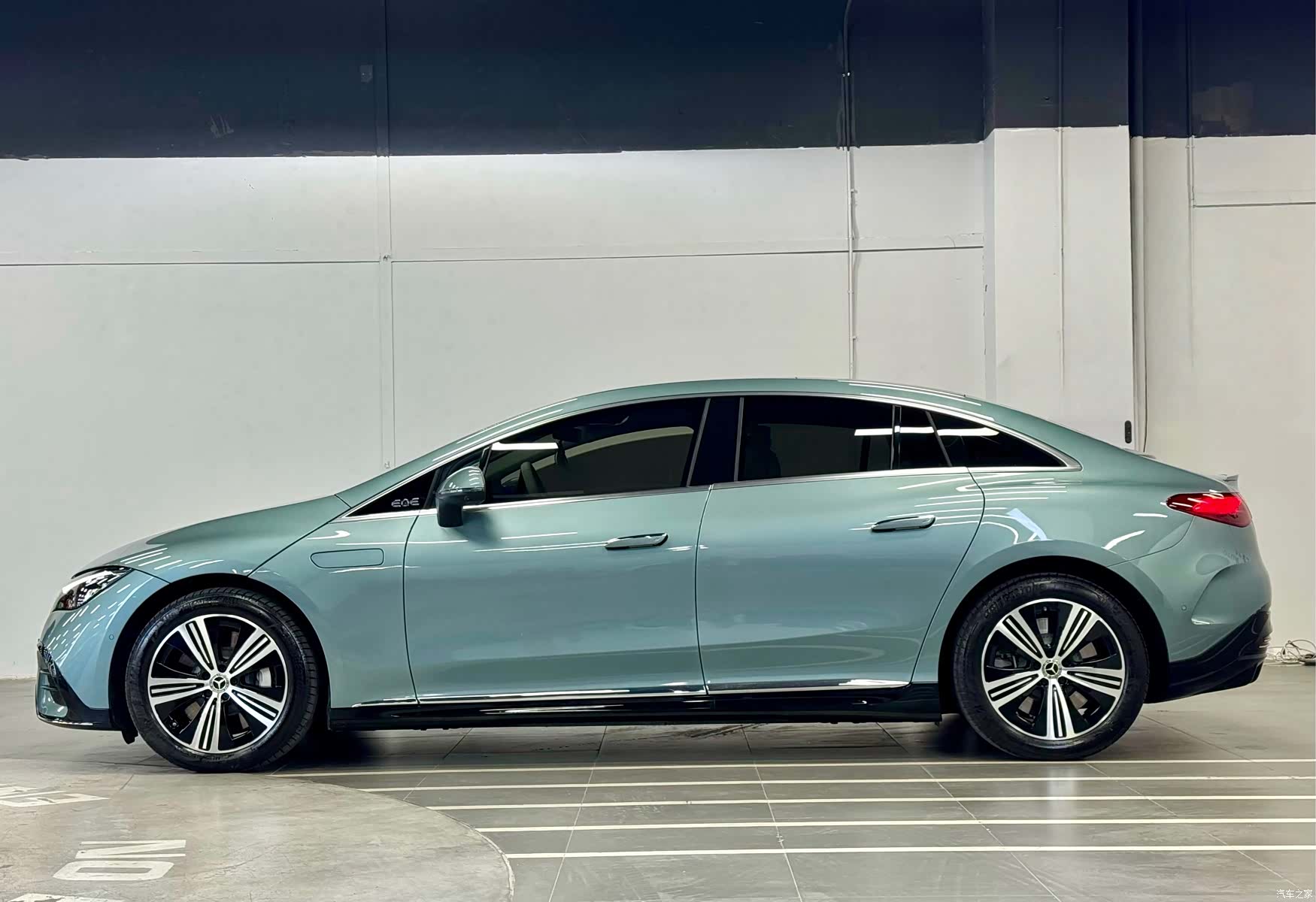 Mercedes-Benz EQE, 2025 4