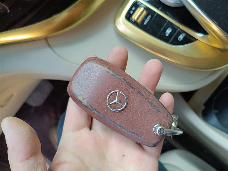 Mercedes-Benz V-class