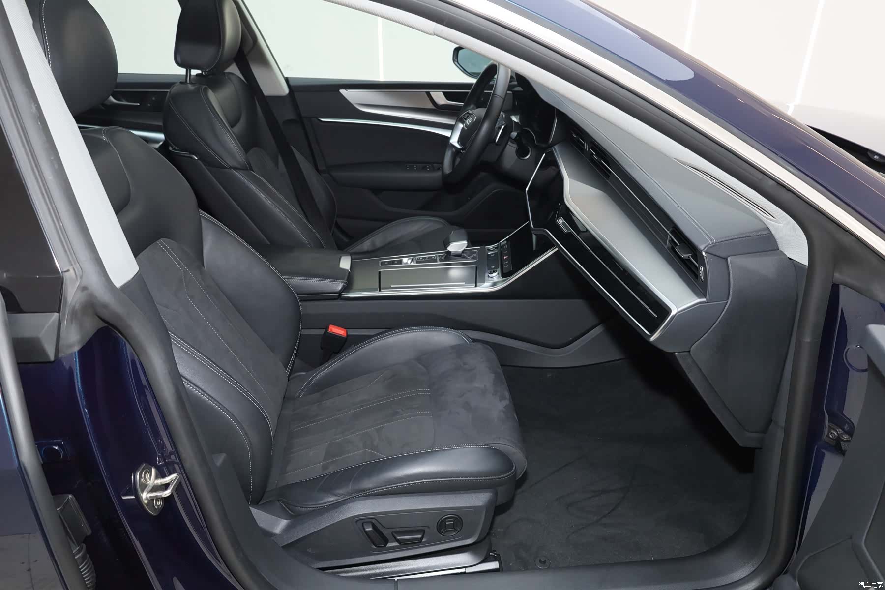 Audi A7L, 2024 25
