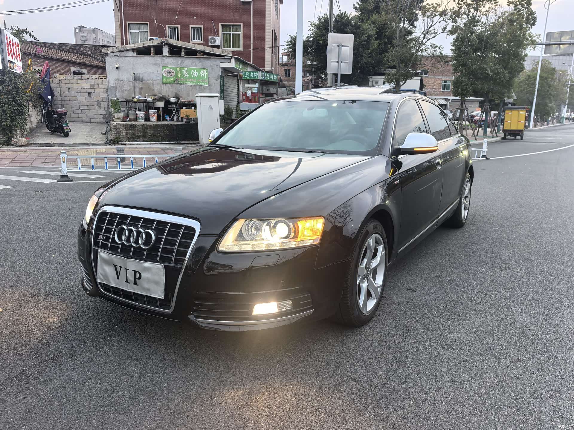 Audi A6L, 2011 1