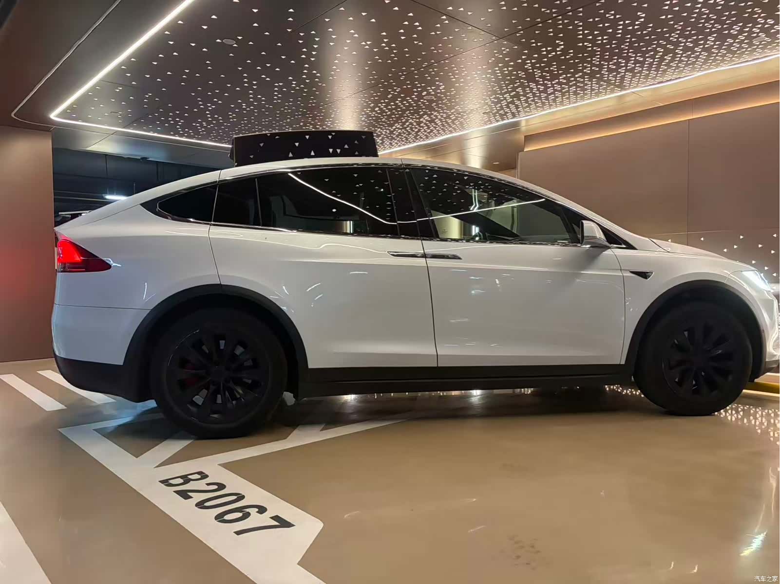 Tesla Model X, 2017 18