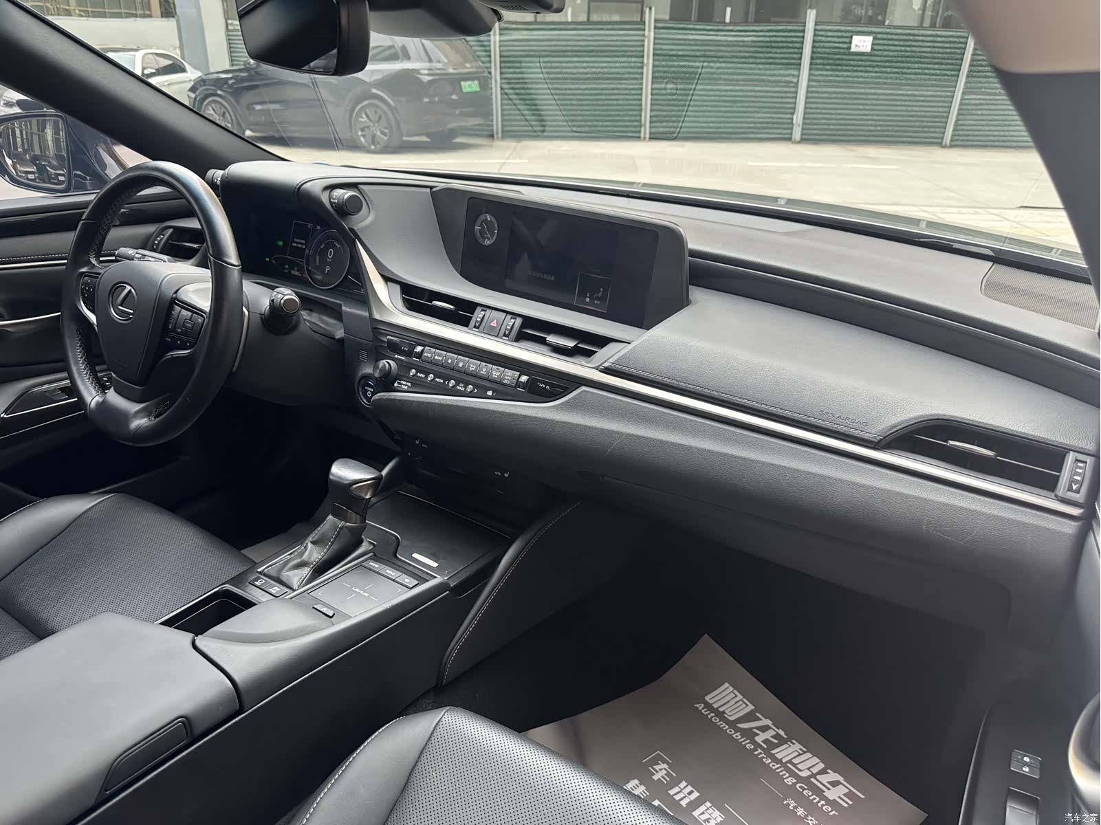 Lexus ES, 2020 все фото