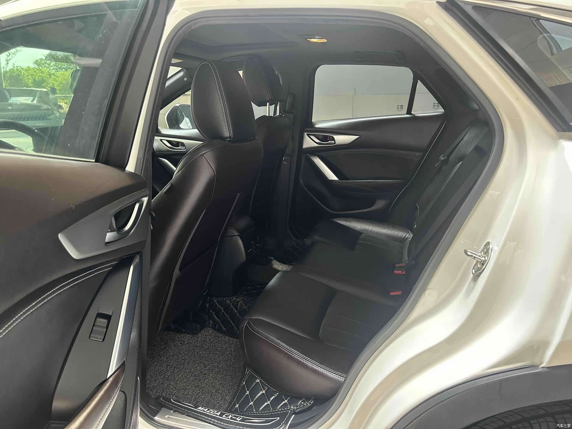 Mazda CX-4, 2016 11
