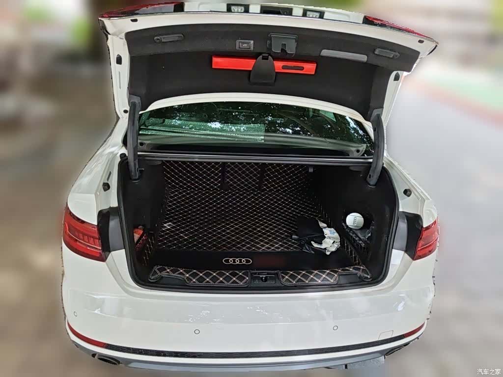 Audi A4L, 2018 10