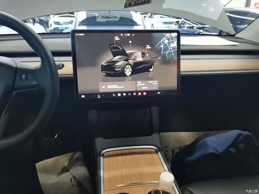 Tesla Model Y, 2022 13