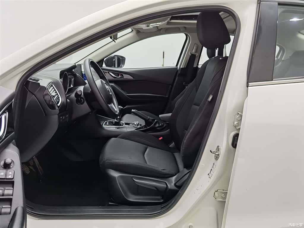 Mazda Mazda3, 2017 10