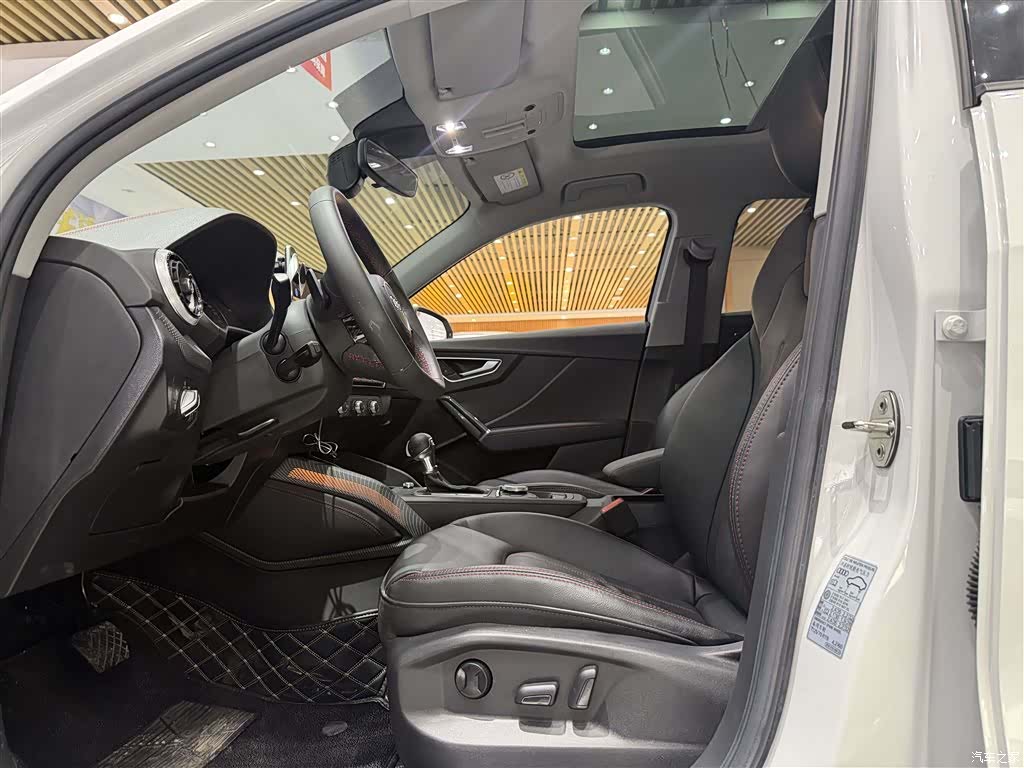 Audi Q2L, 2023 7