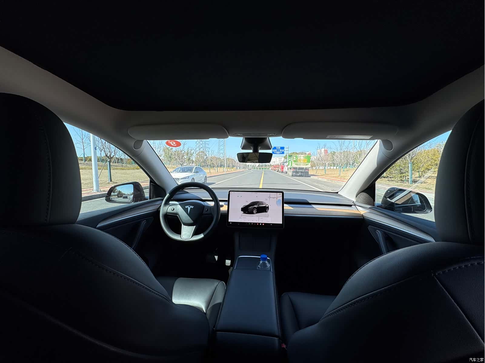 Tesla Model Y, 2023 8