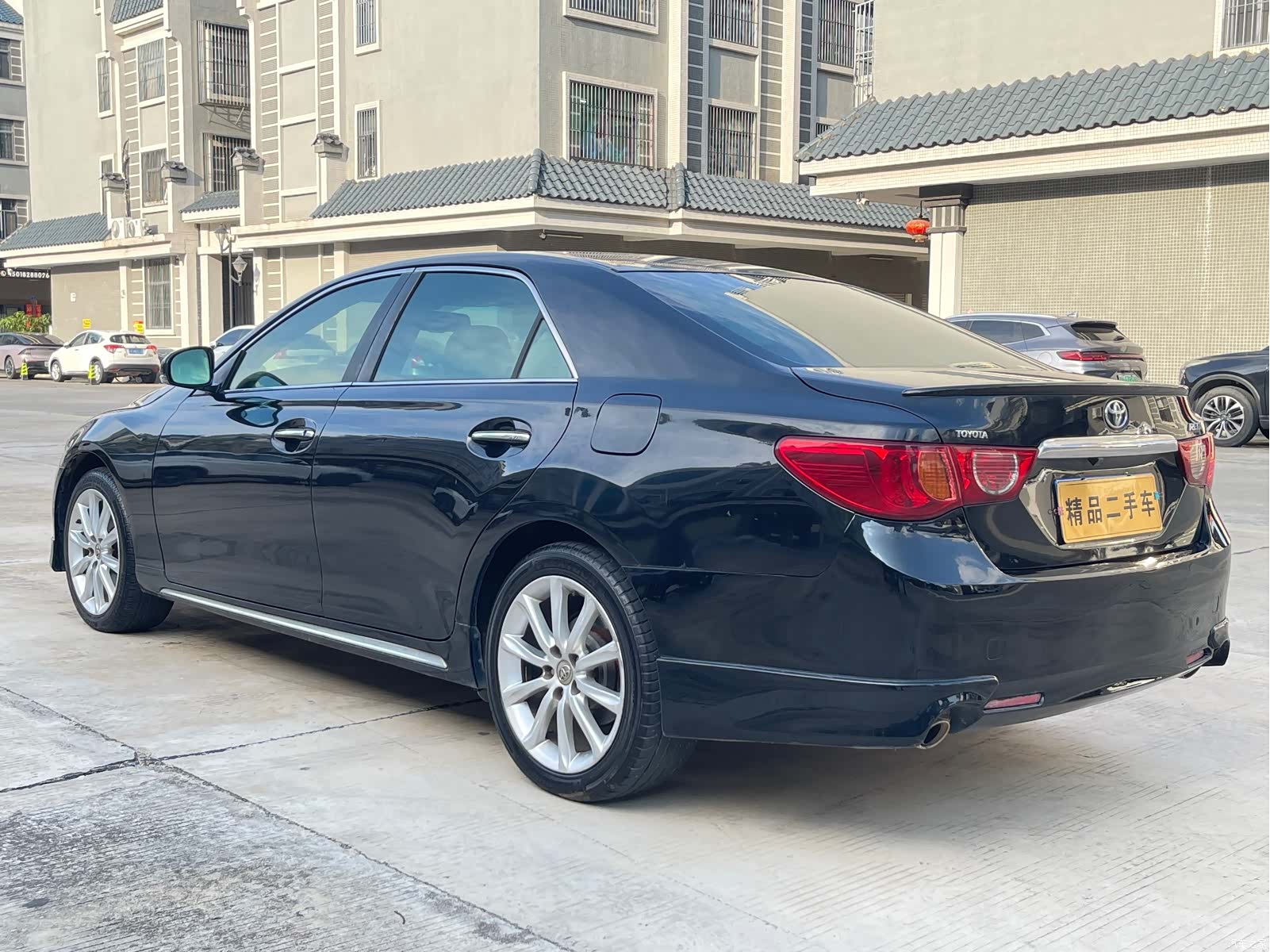 Toyota 2.5V, 2012 6