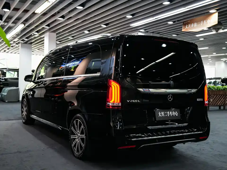 Mercedes-Benz V-class