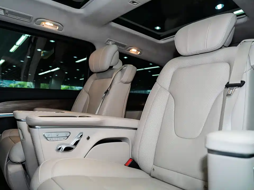 Mercedes-Benz V-class