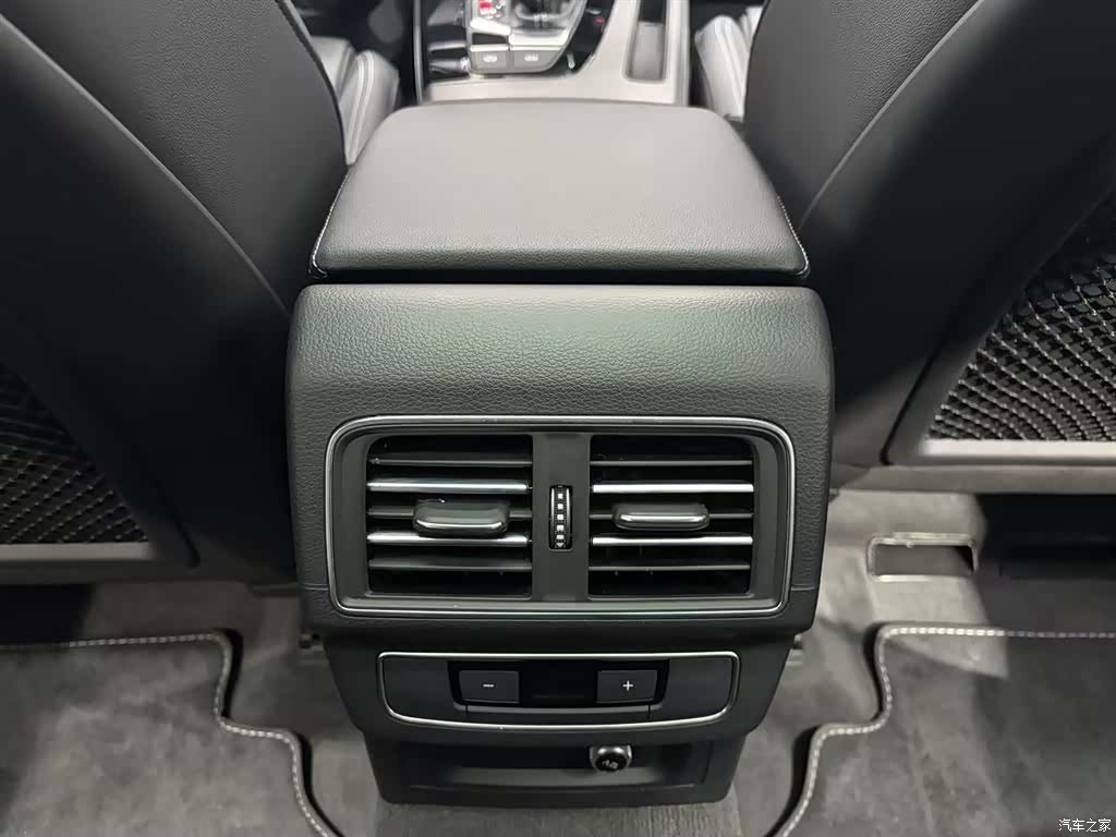 Audi Q5L, 2023 11