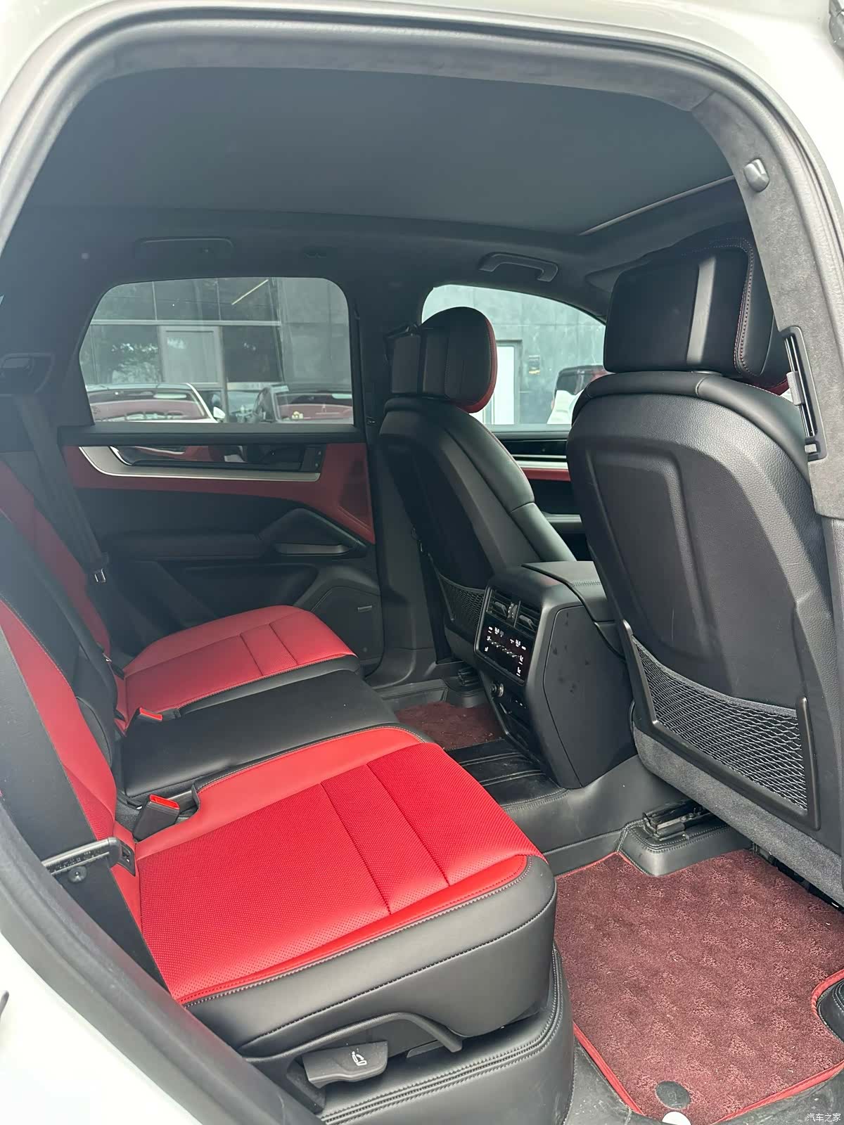 Porsche Cayenne, 2025 4