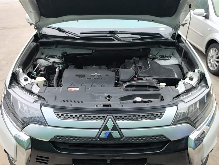 Mitsubishi Outlander Mitsubishi Outlander