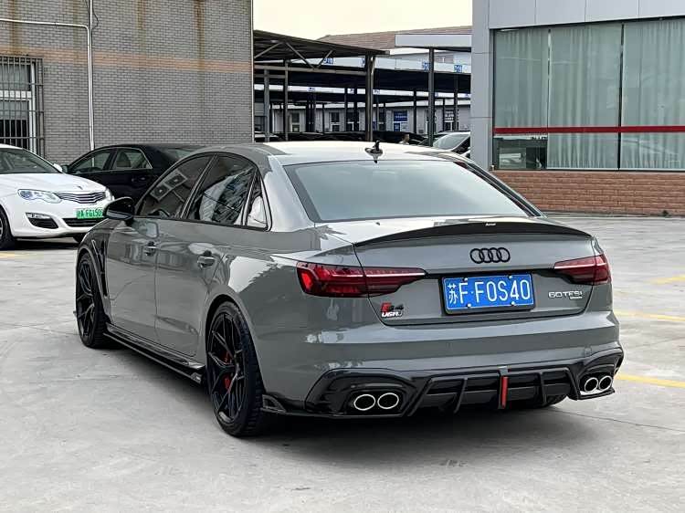 Audi S4 Audi S4