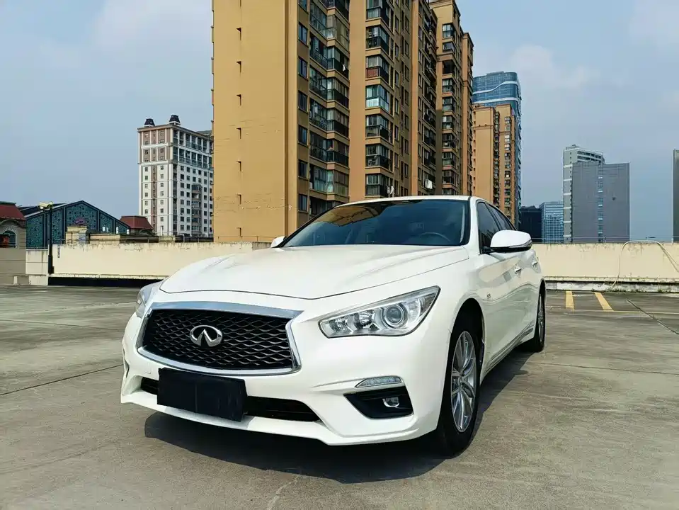 Infiniti Q50L