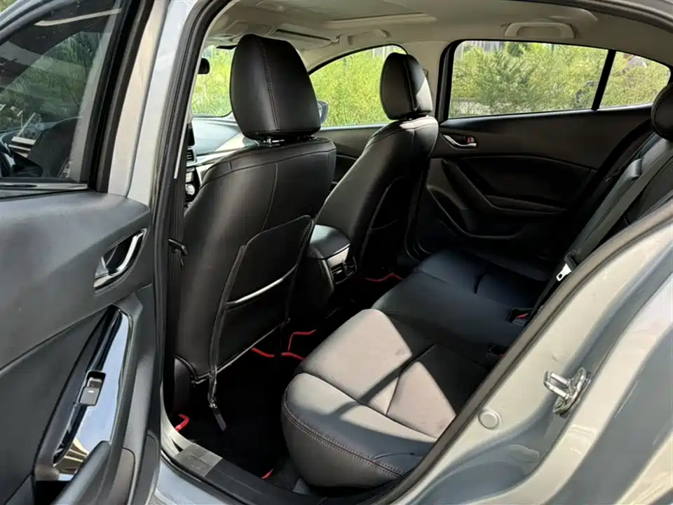 Mazda 3 Angkesaila