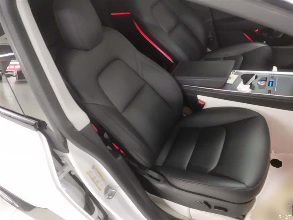 Tesla Model Y, 2021 25